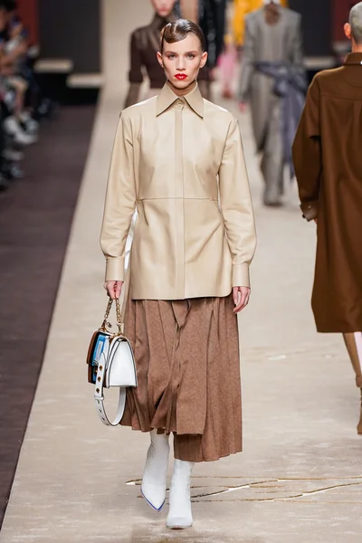 Look 9